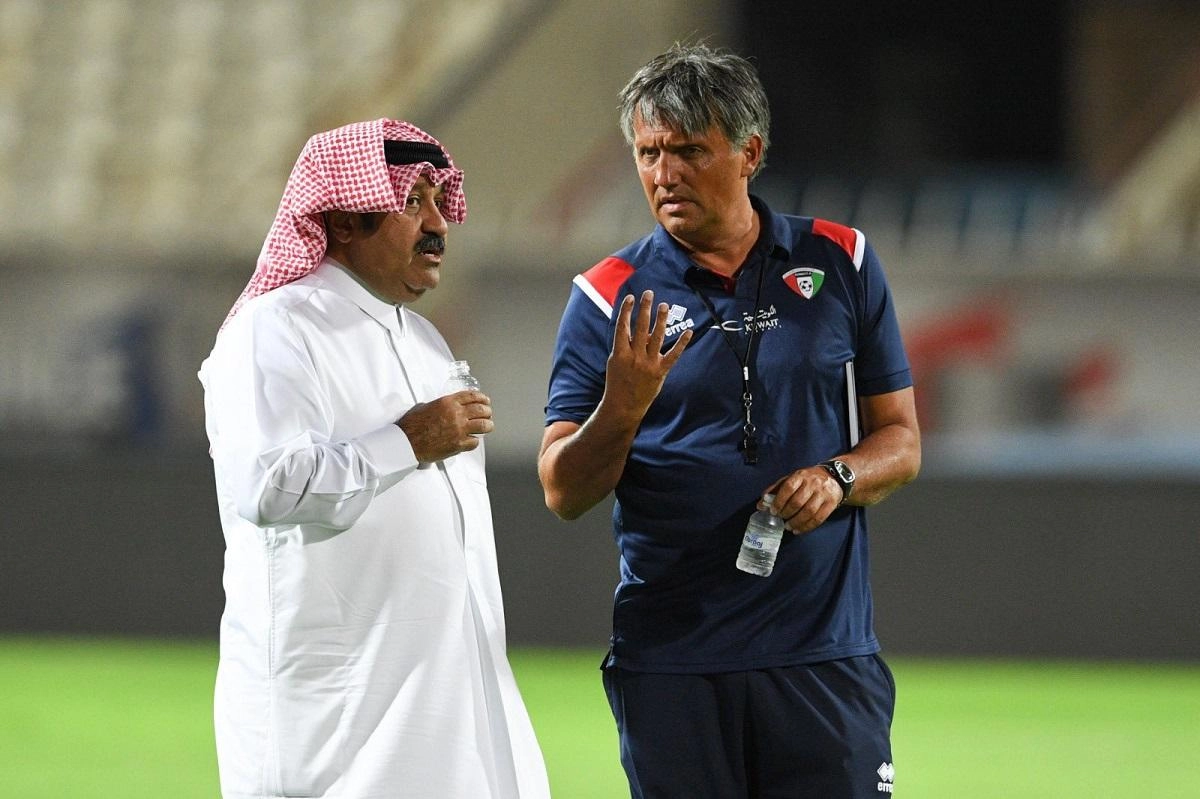 إقالة مدرب منتخب الكويت بعد خسارة أمام أستراليا