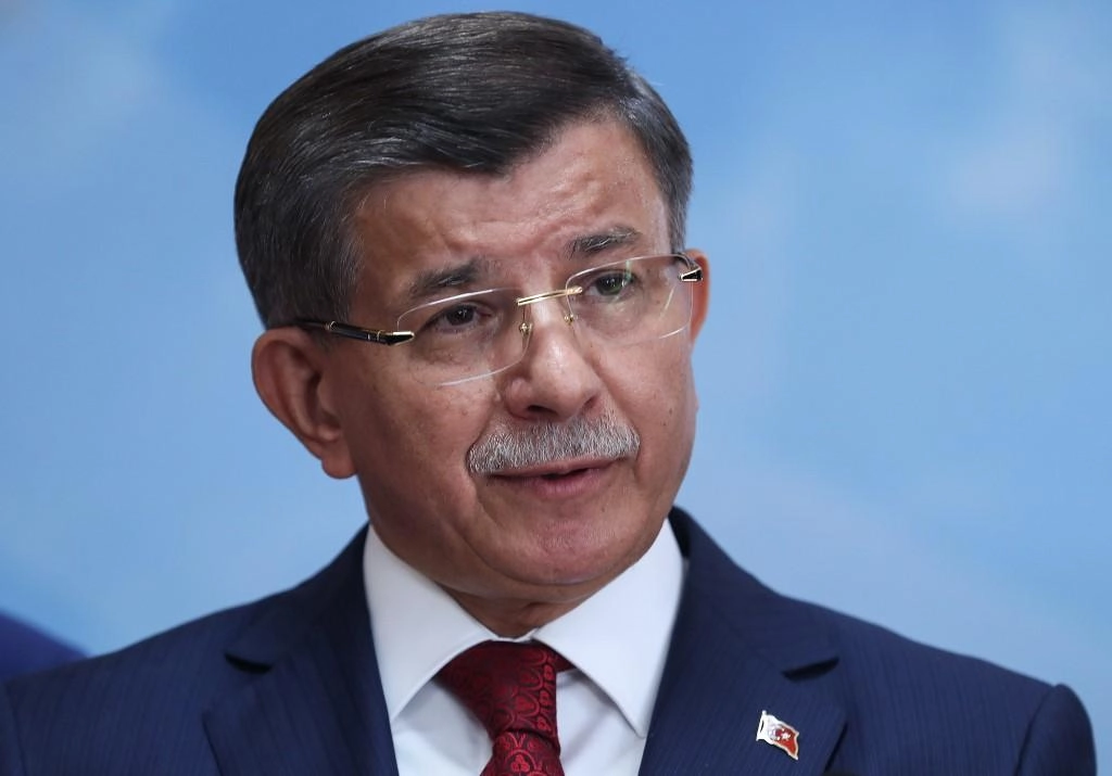 رئيس وزراء سابق يعتزم إنشاء حزب منافس لإردوغان