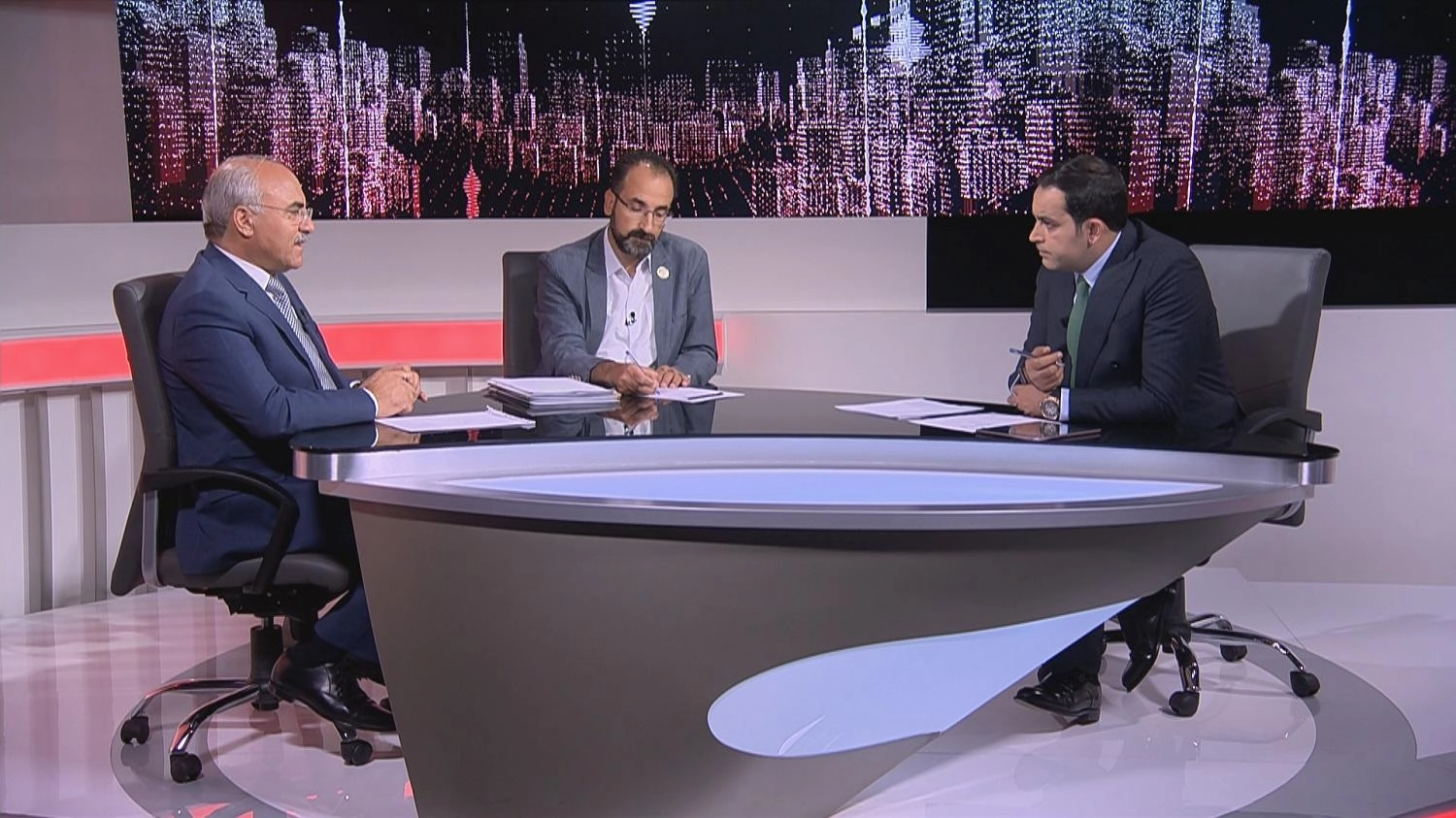 نقابة المعلمين تدعو الحكومة إلى "التشاركية"