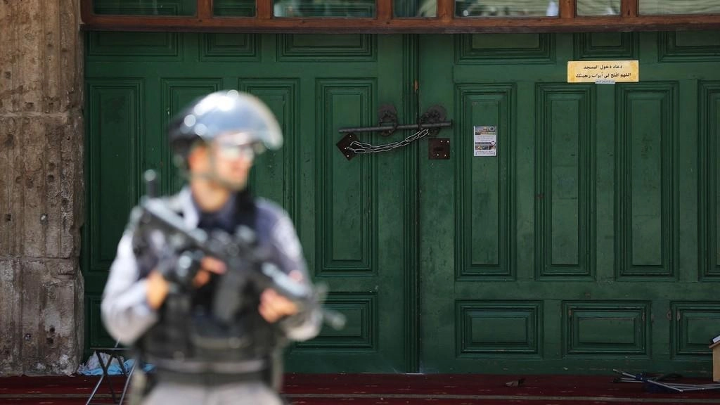مستوطنون يقتحمون الأقصى بحراسة شرطة الاحتلال