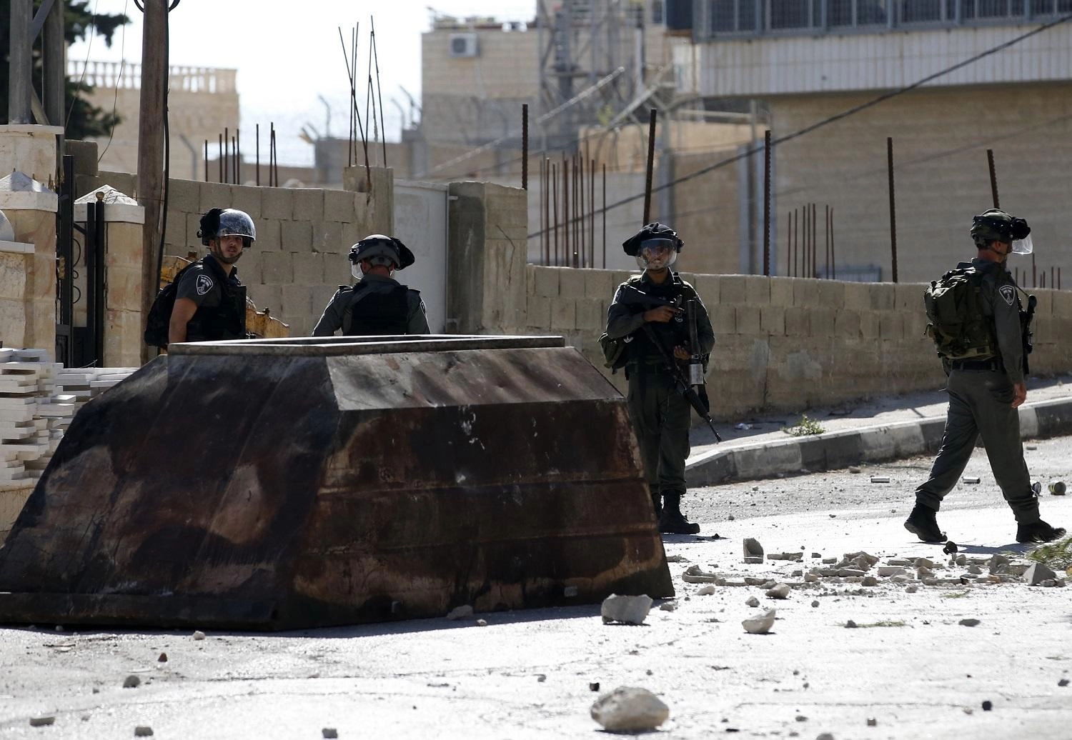 اقتحامات للأقصى واعتقالات لفلسطينيين 