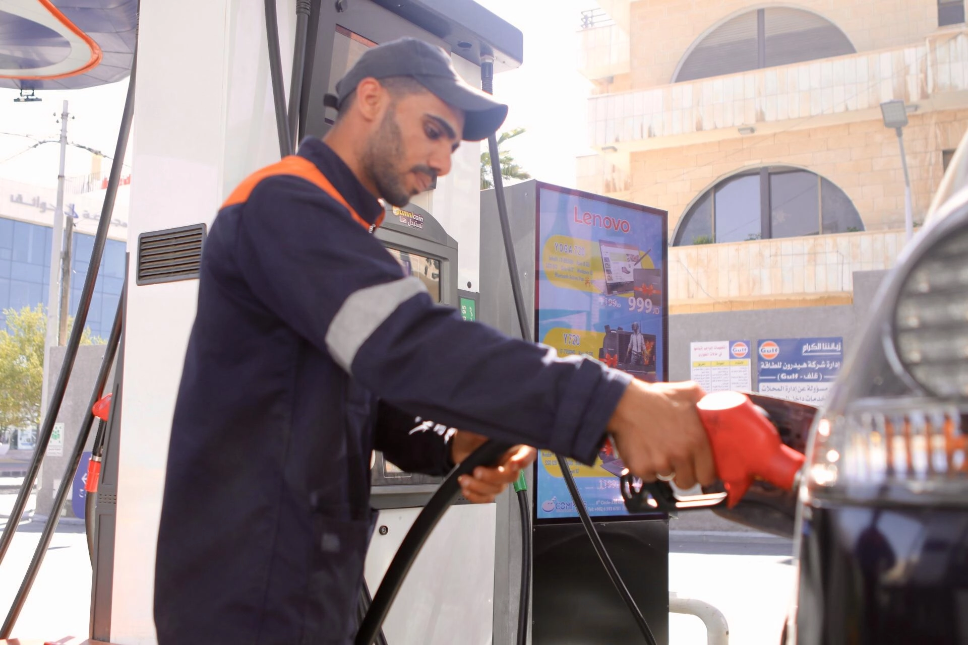 القطاع التجاري والخدمي يشغل 42.5% من إجمالي العمالة