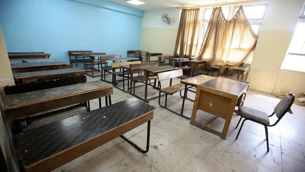 مصدر حكومي: قرار زيادة رواتب المعلمين مرتبط بانتظام الدراسة