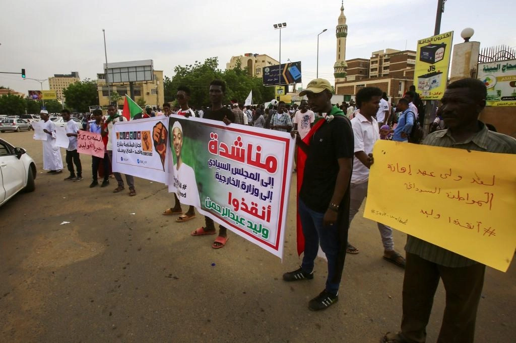 استدعاء سفير مصر احتجاجاً على اعتقال طالب 