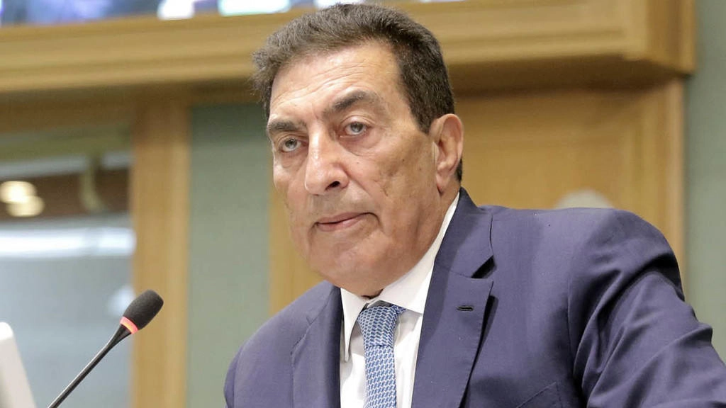 رئيس مجلس النواب يؤكّد أولوية فكّ إضراب المعلمين