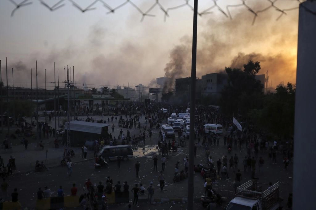 18 قتيلا وحظر تجول في بغداد