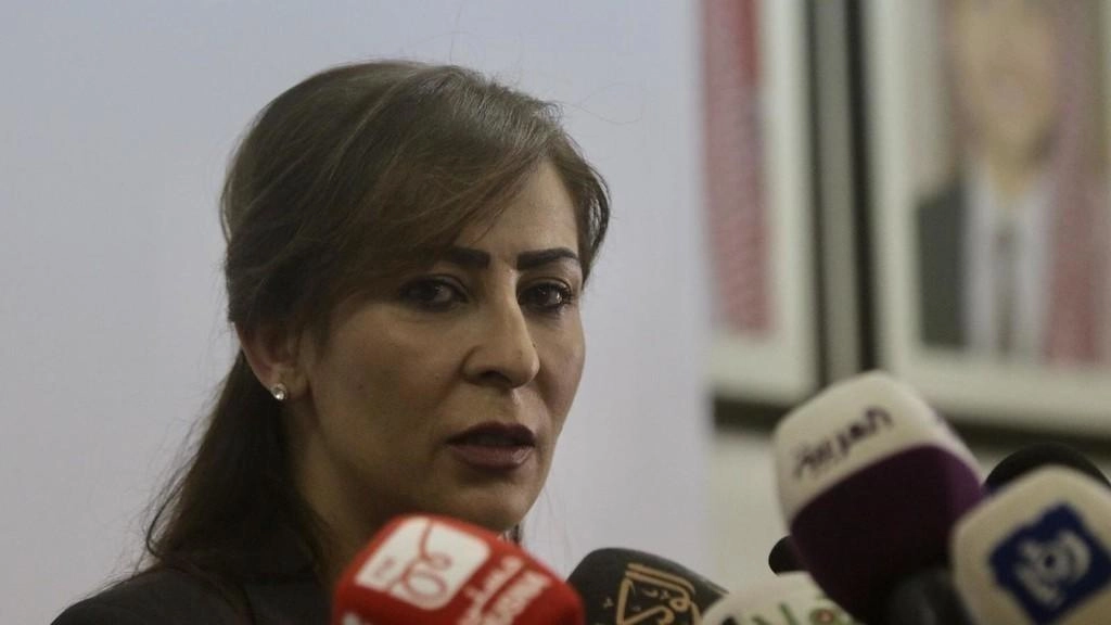 الناطقة الرسمية: الحكومة تبذل كلّ جهد ممكن لإنهاء الأزمة