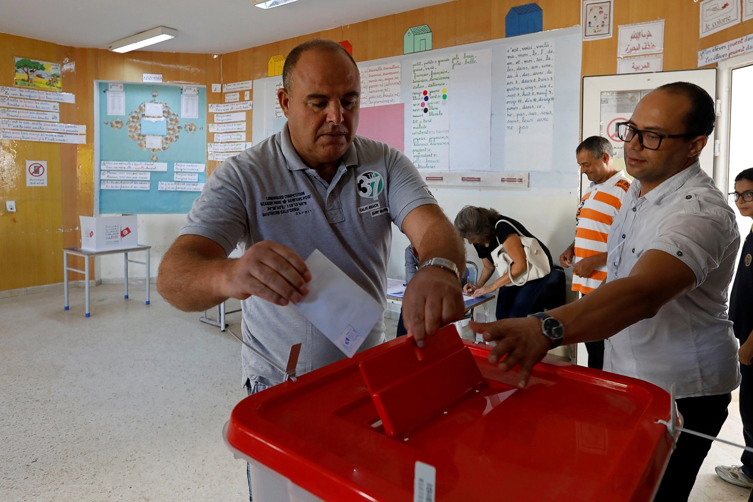 تصويت لاختيار رئيس جديد في جولة الإعادة