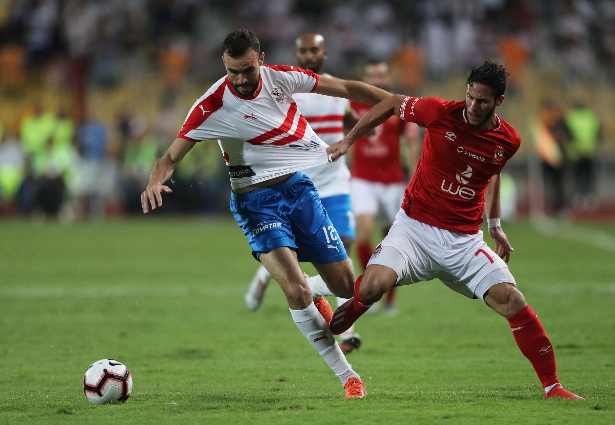 تأجيل مباراة الأهلي والزمالك "لأسباب أمنية"