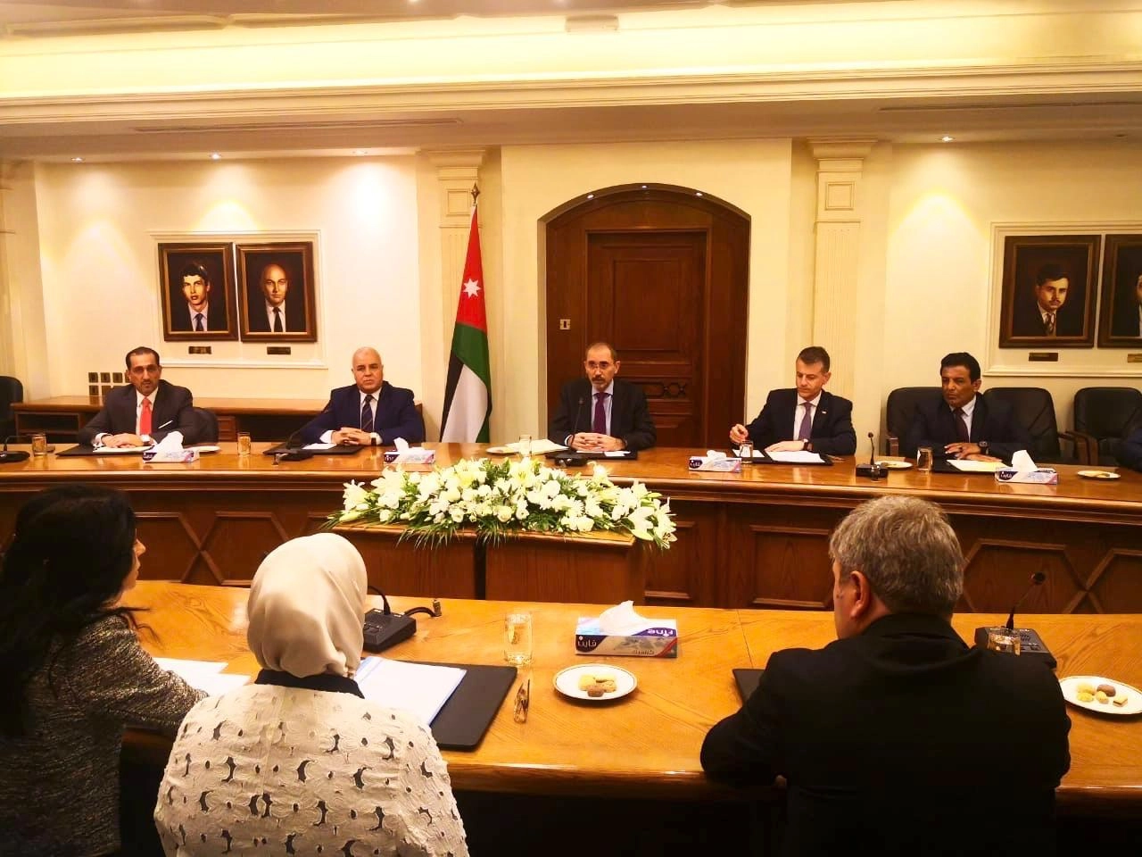 وزير الخارجية يبحث مع وفد تركي مستجدات الإقليم
