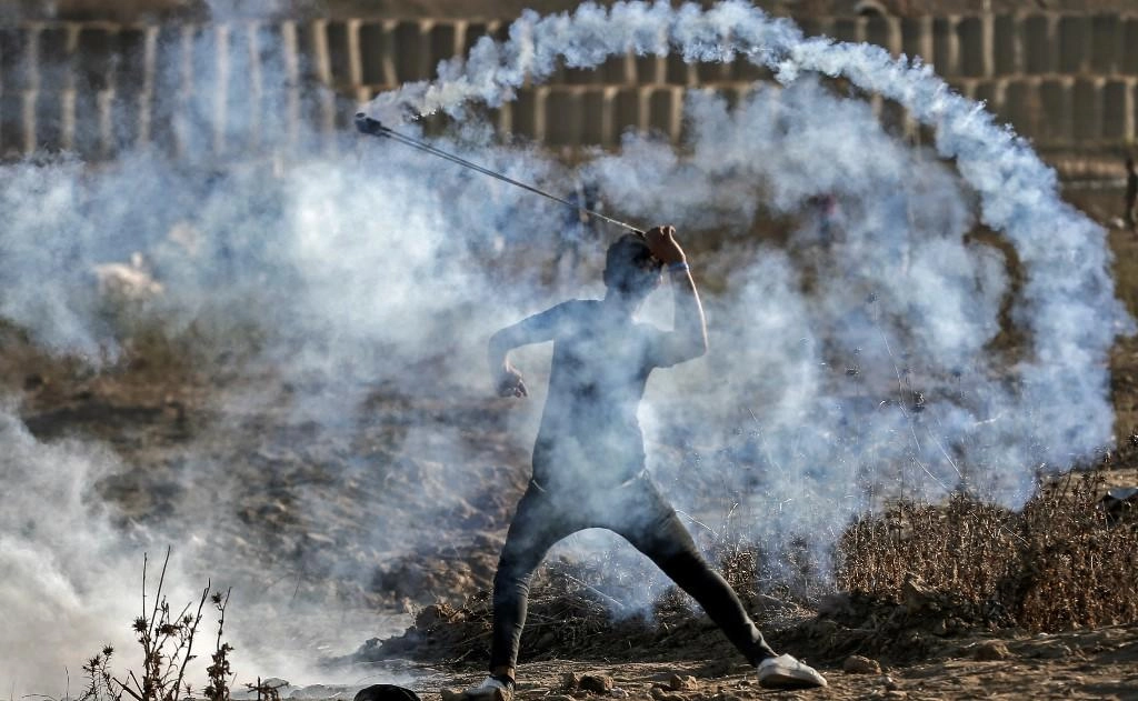شهيد جنوب طولكرم و 73 مصاباً في قطاع غزة