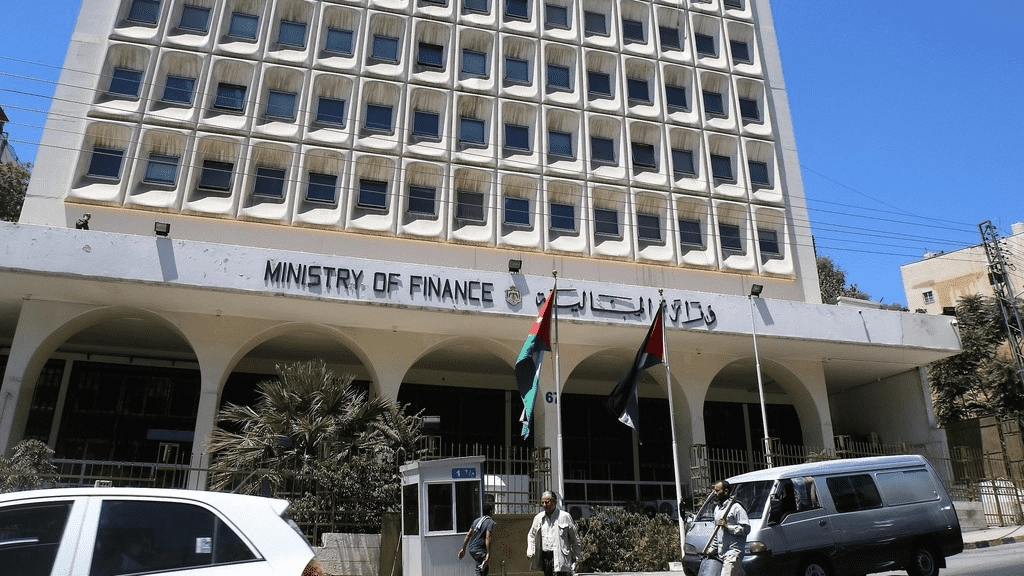 الحكومة بصدد تعزيز ضوابط للقضاء على ظاهرة التهريب