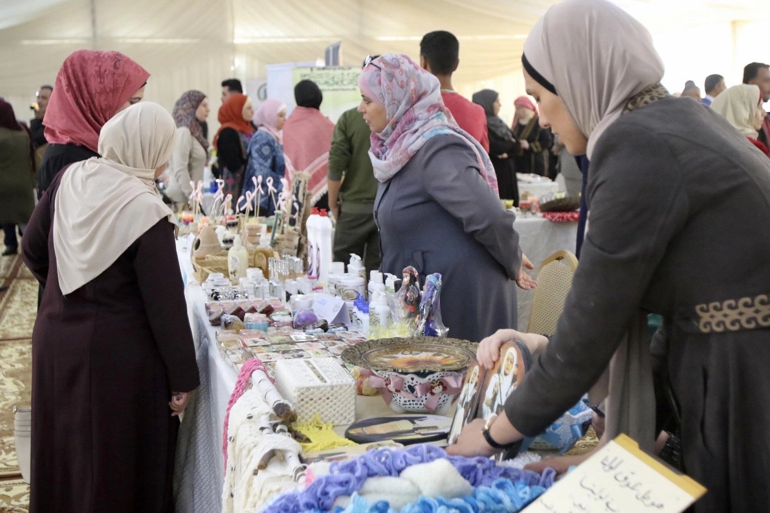 افتتاح معرض منتجات الأسر الأردنية 