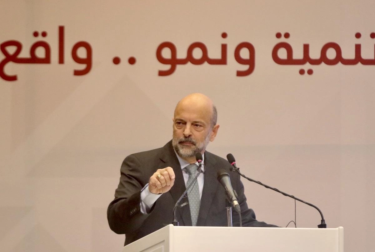 الرزاز يطلق إجراءات لتنشيط الاقتصاد وتحفيز الاستثمار