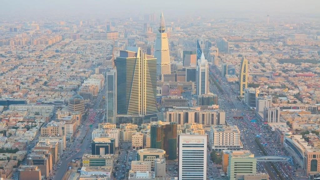سعي لاستقطاب 100 مليون سائح بحلول عام 2030