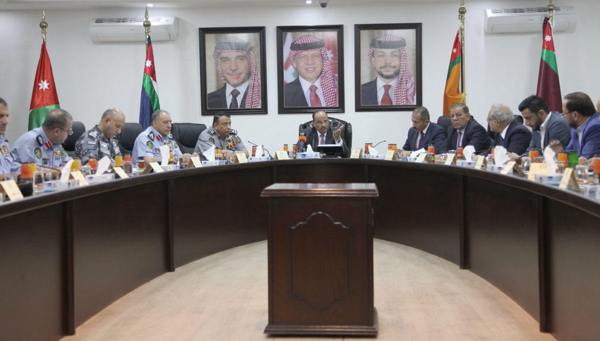 وزير الداخلية: القبض على كل من يطلق هتافات مسيئة 