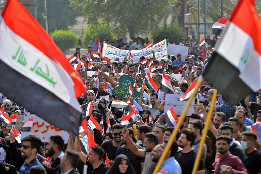 الرئيس يتعهد إجراء انتخابات مبكرة والشارع يطلب المزيد