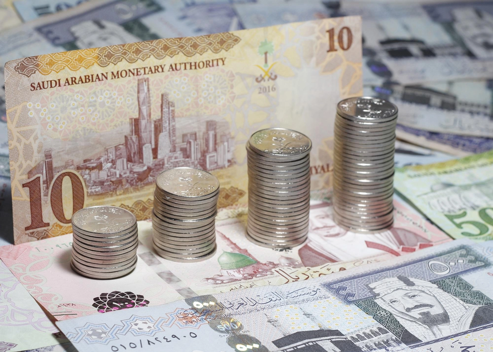 توقع ارتفاع عجز الميزانية إلى 187 مليار ريال
