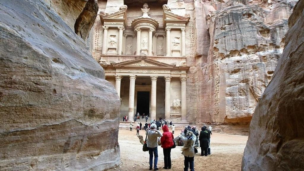 البترا تقترب من تسجيل مليون زائر 