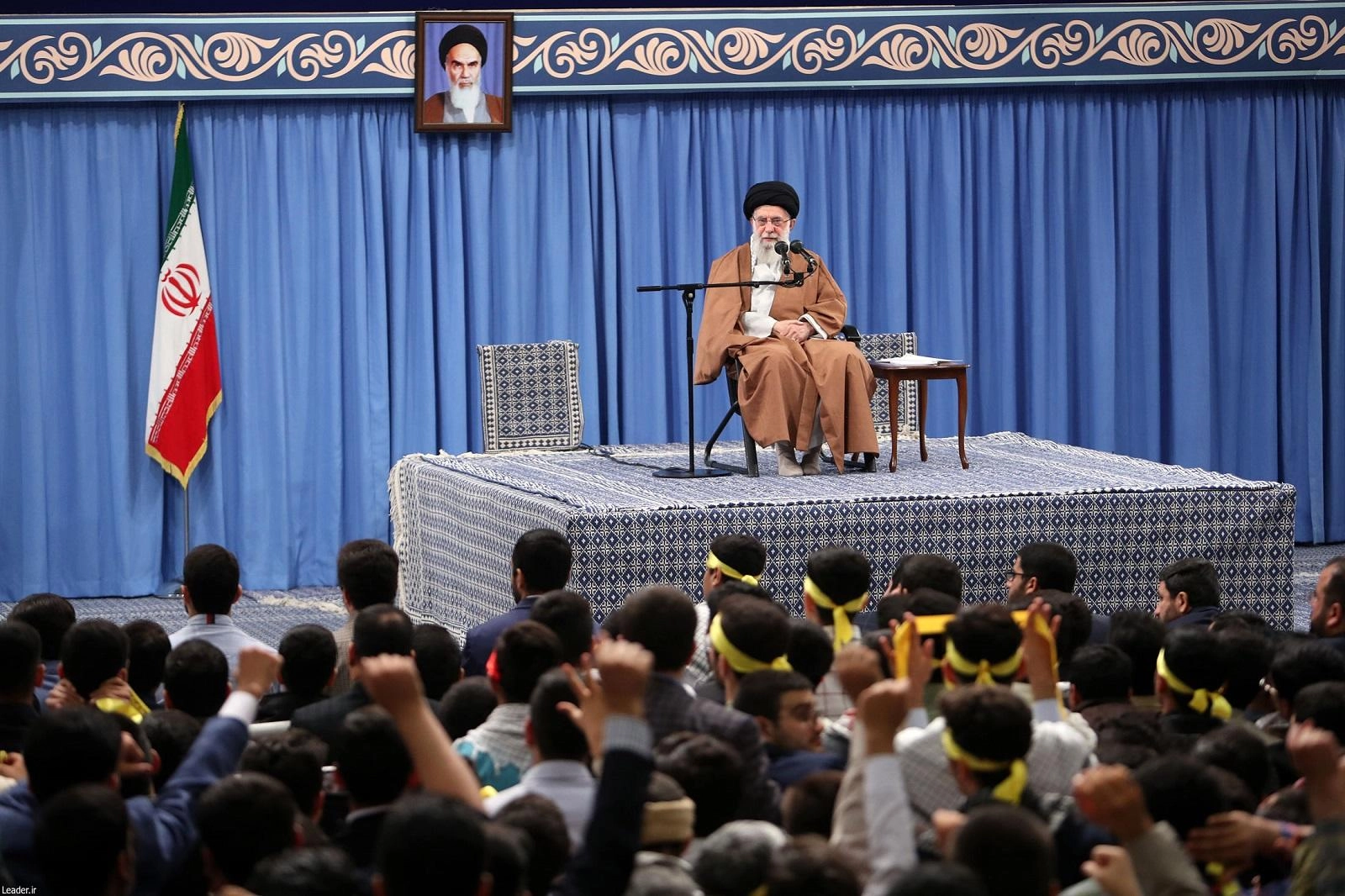 عقوبات على 9 أشخاص مرتبطين بالزعيم الإيراني 