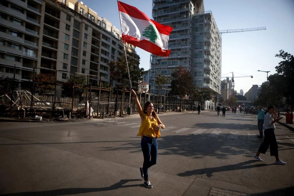 التحقيق مع مسؤولين في قضايا فساد