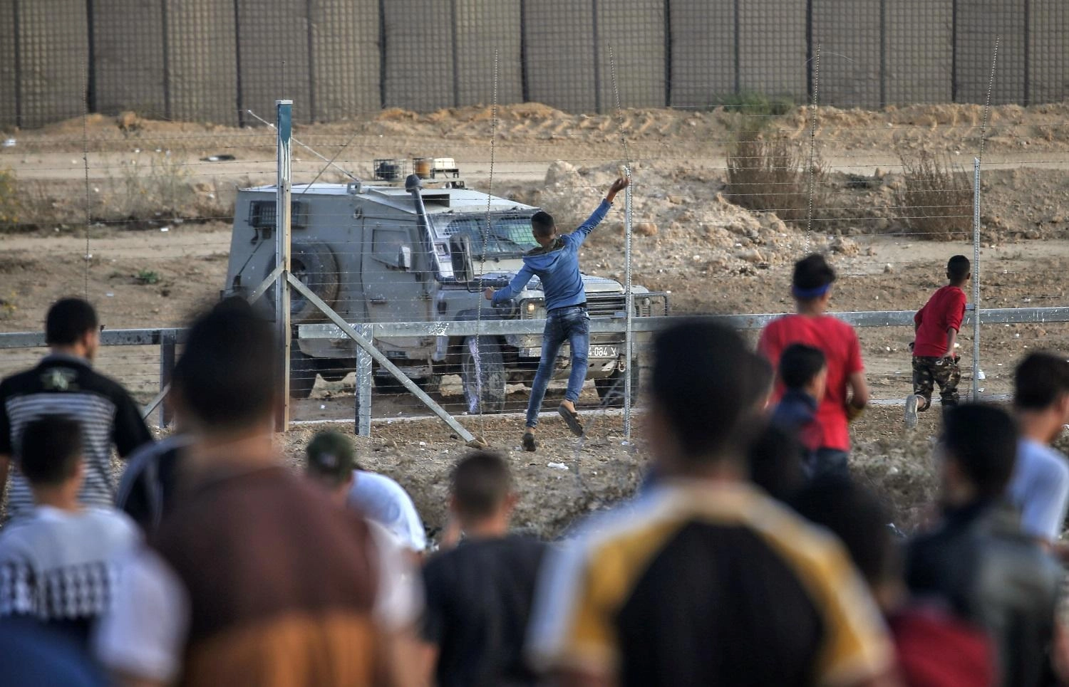 إصابة 69 فلسطينيا برصاص قوات الاحتلال الإسرائيلي