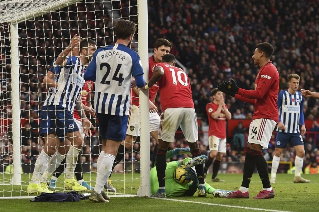 مانشستر يونايتد يستعيد توازنه بالفوز على برايتون 3-1