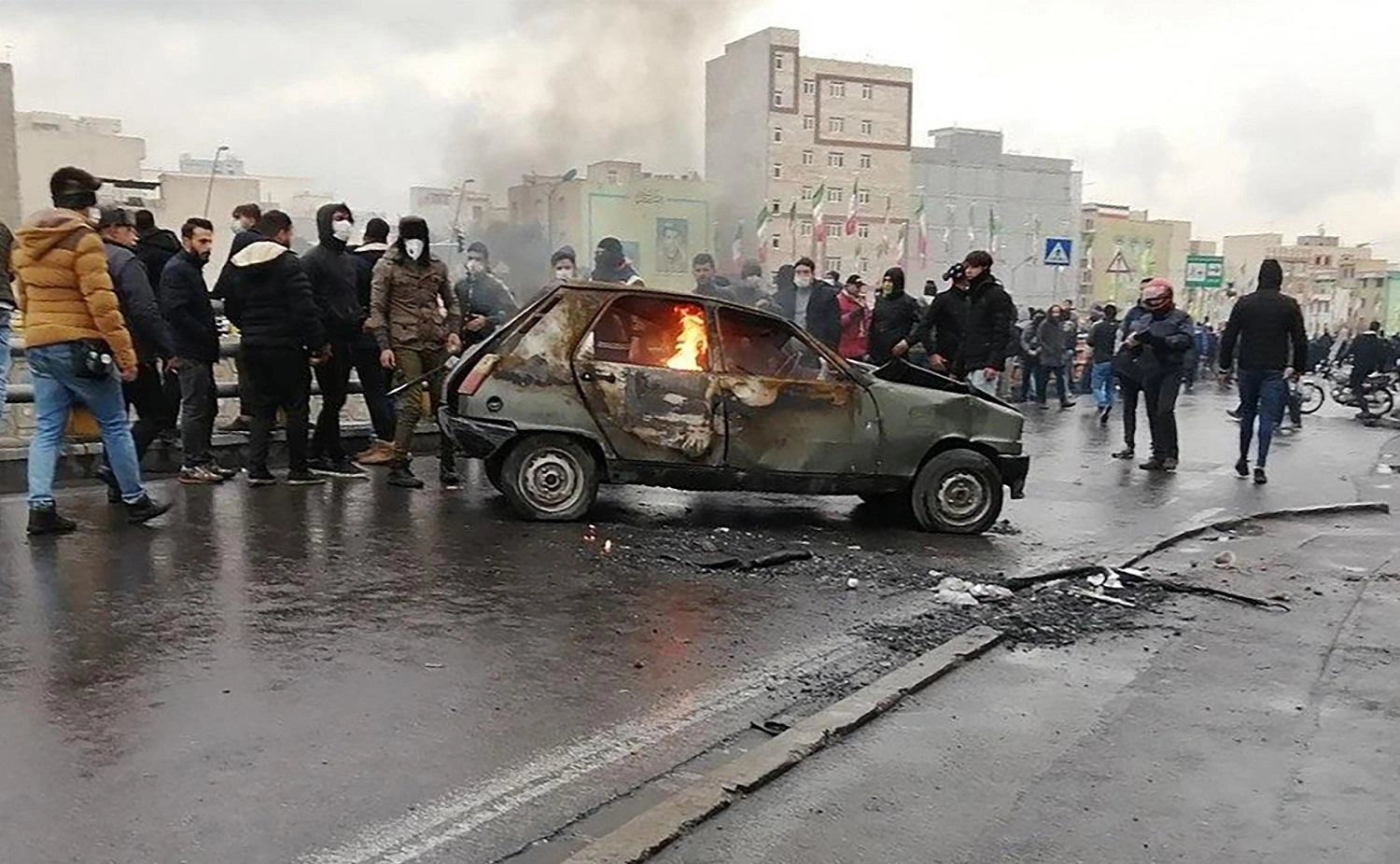 إيران تندد بالدعم الأميركي "لمثيري شغب"
