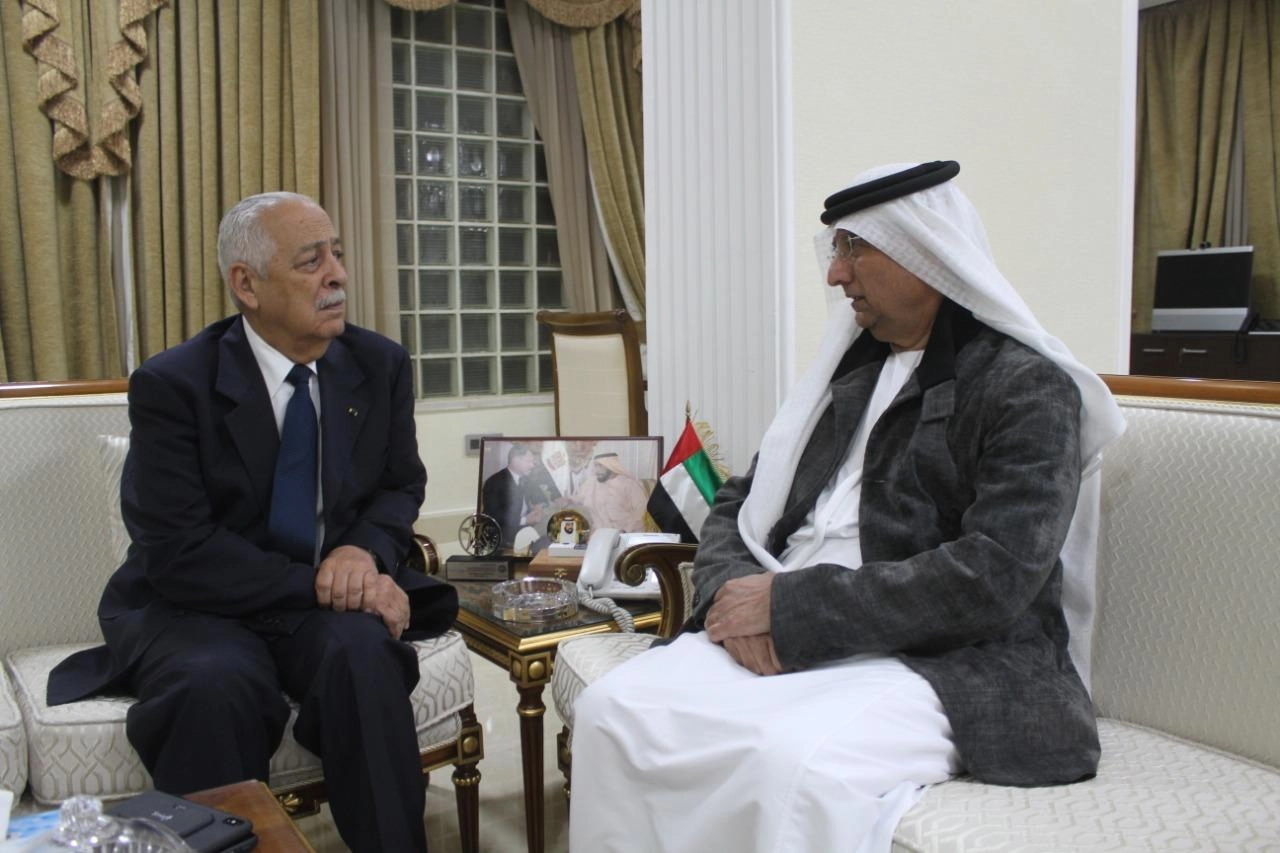 مندوباً عن الملك رئيس الديوان يعزي بوفاة الشيخ سلطان بن زايد