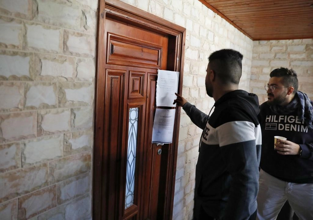 الاحتلال الإسرائيلي يغلق مؤسسات فلسطينية 