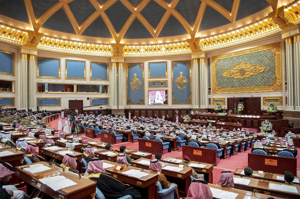 الملك سلمان يدعو إيران لنبذ "الفكر التوسعي"