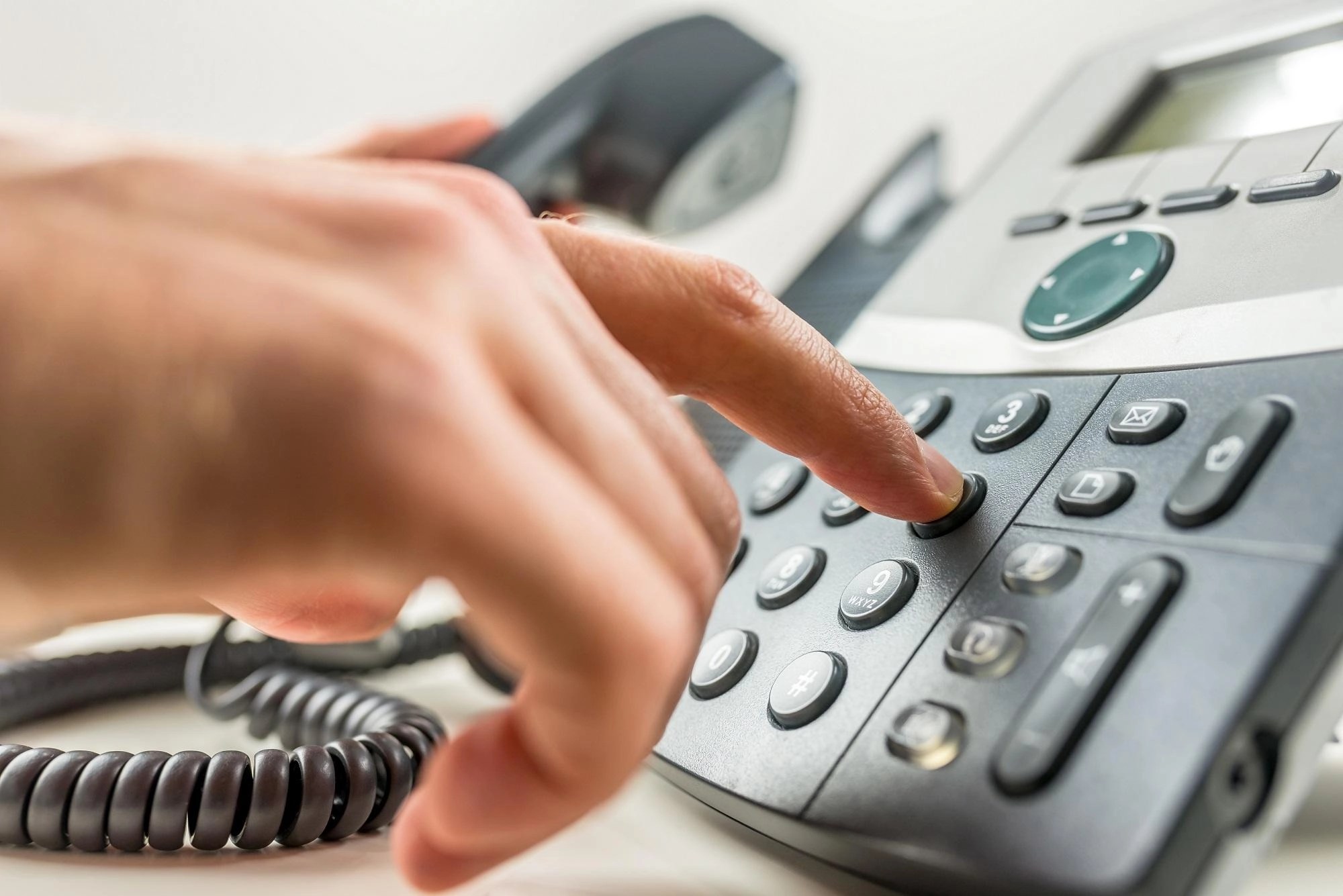 توقيف ياباني اتصل بخدمة الزبائن 24 ألف مرة