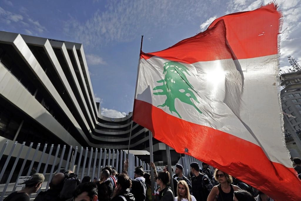 مشاورات رسمية الاثنين لتكليف رئيس وزراء لبناني جديد