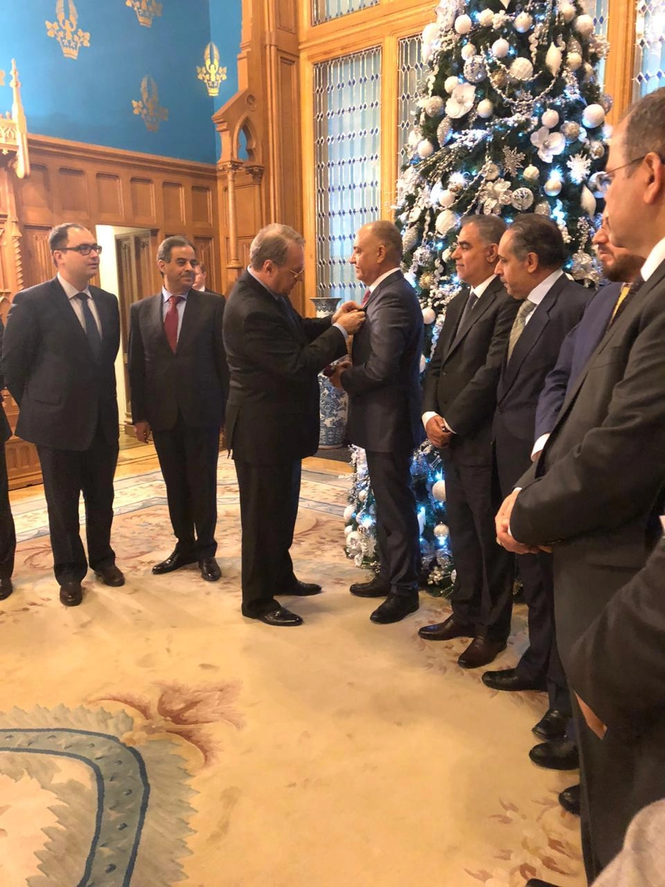 المبعوث الخاص للرئيس الروسي يقلد العضايلة وسام التعاون
