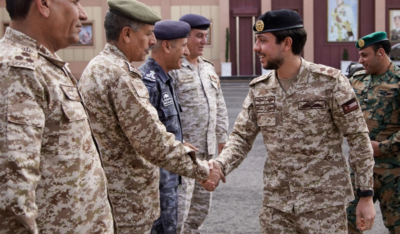 نائب الملك يزور القيادة العامة للقوات المسلحة