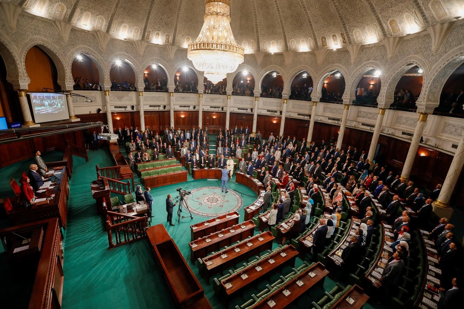 البرلمان التونسي يصادق على موازنة جديدة تهدف إلى خفض العجز