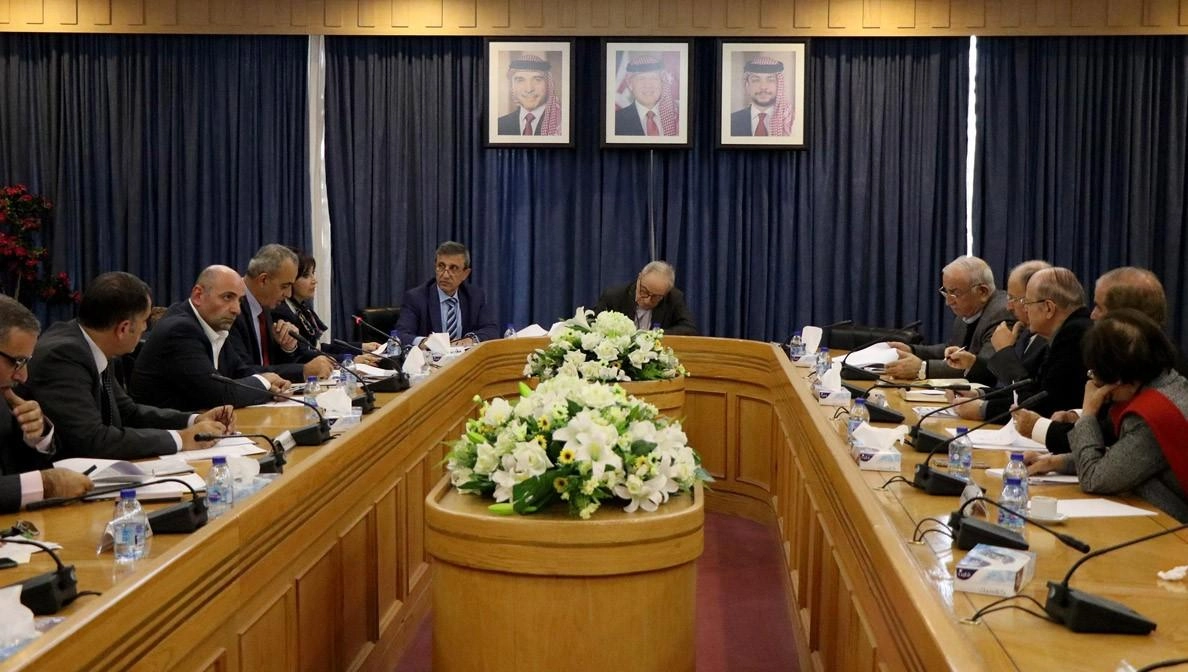 مناقشة موازنات وزارات ودوائر حكومية