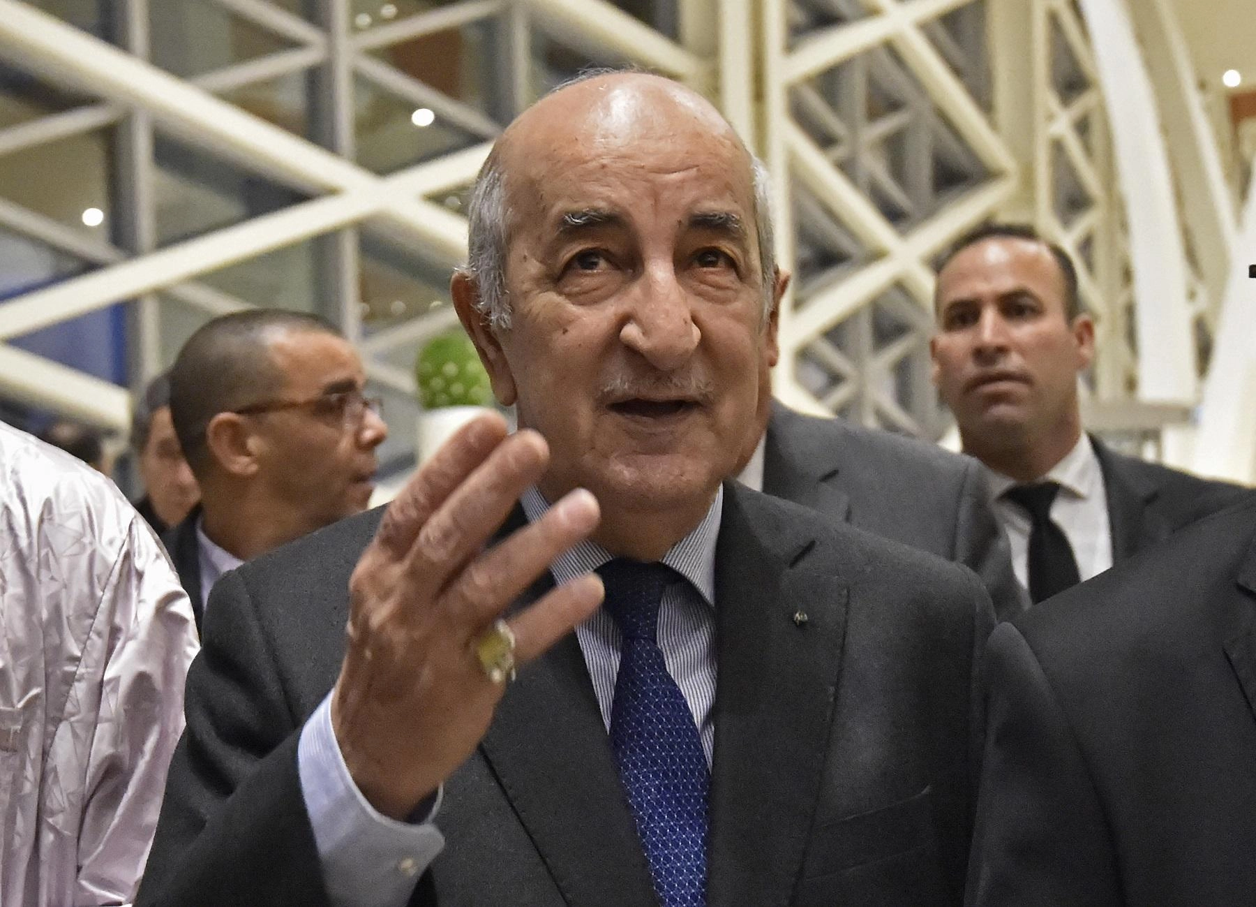 الرئيس عبد المجيد تبون يمد يده للحراك من أجل الحوار