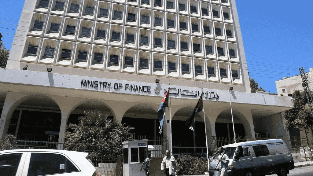 الحكومة ستسدد المتأخرات المستحقة كافة للقطاع الخاص