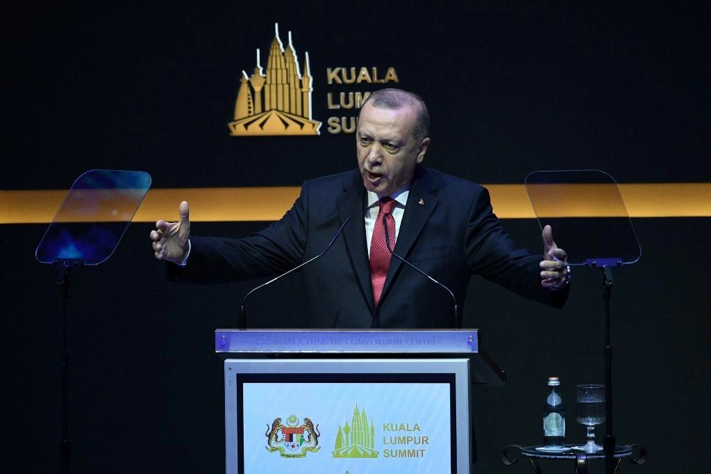 أردوغان: لا نستطيع استيعاب موجة لاجئين أخرى من سوريا