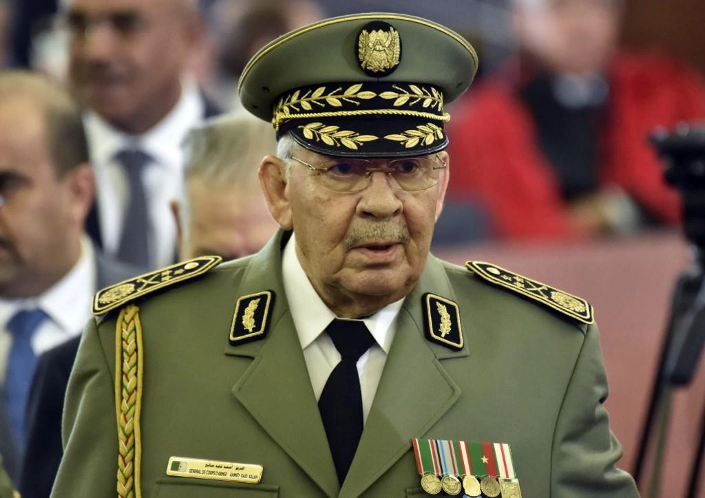 وفاة أحمد قايد صالح رئيس أركان الجيش