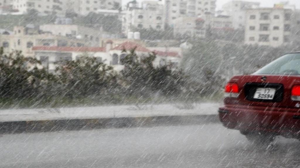 توقع أمطار غزيزة الأربعاء 