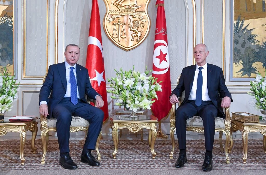 أردوغان يناقش الوضع في ليبيا مع نظيره التونسي
