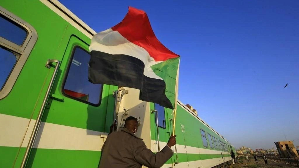 مطالبة مدير الأمن في عهد البشير بتسليم نفسه للعدالة
