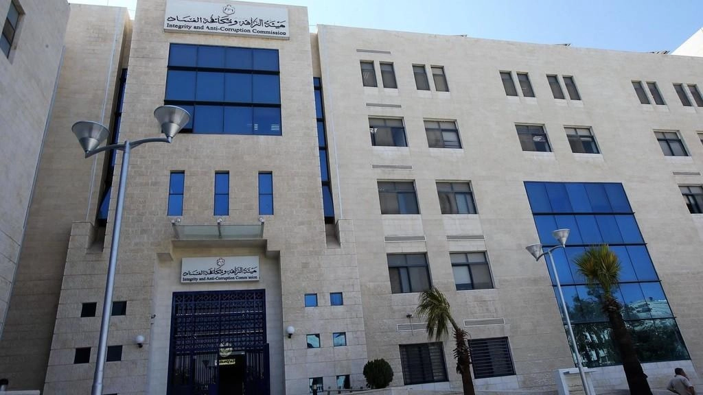 توقيف 3 موظفين من أمانة عمّان بتهمة الاختلاس