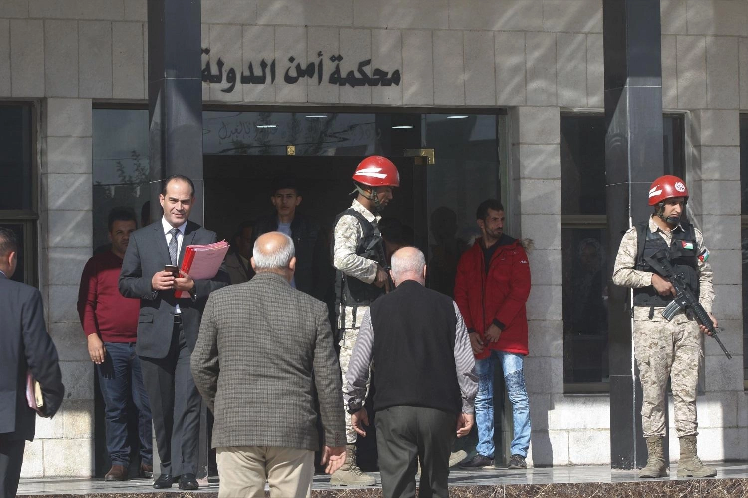 الحبس 10 سنوات لشخص بجناية الشروع بسرقة بنك
