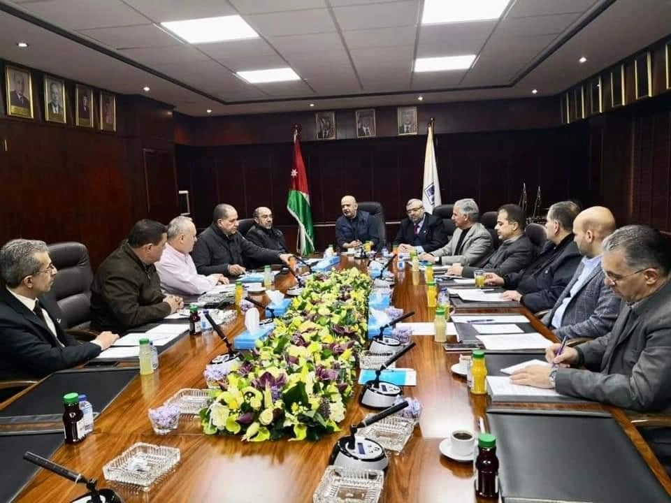 مطالبة بلجنة محايدة للتحقق في أسباب مداهمة مياه محال تجارية