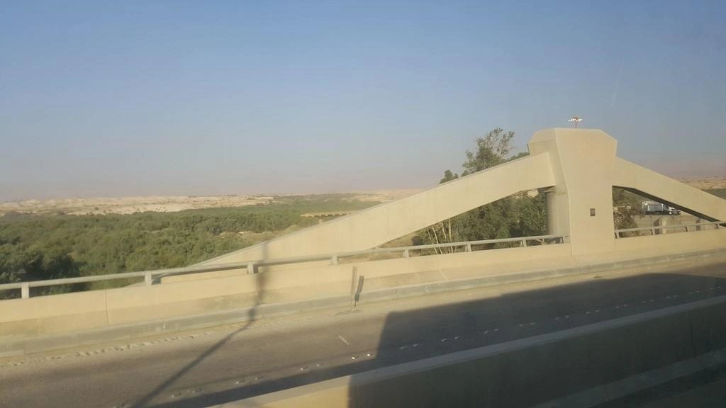 تمديد عمل جسر الملك حسين للمعتمرين السبت 