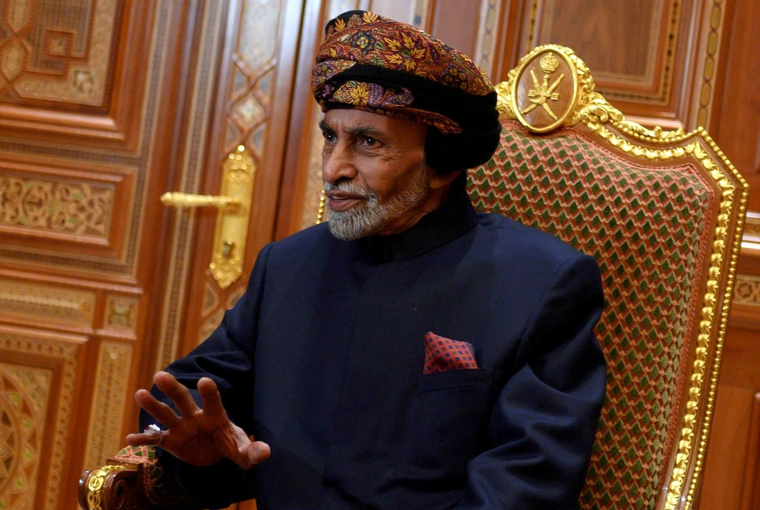 السلطان قابوس حكم عُمان 50 عاما