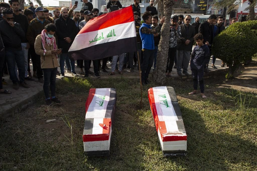 تشييع صحفيين اثنين اغتيلا جنوبي العراق
